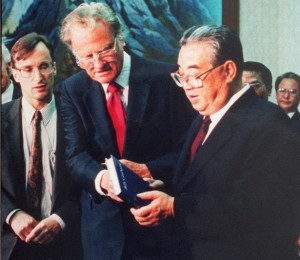 Presenting Bible to Kim Il Seung
